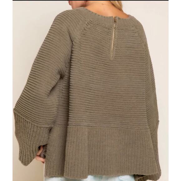 Pol Relaxed Fit Scallop Edge Long Bell Sleeve Knit Sweater Large. - Picture 2 of 10